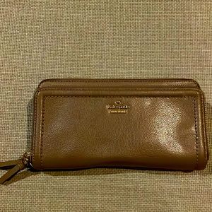 Like New Kate Spade New York Wallet Purse Bag Portfolio Card Holder Clutch Case